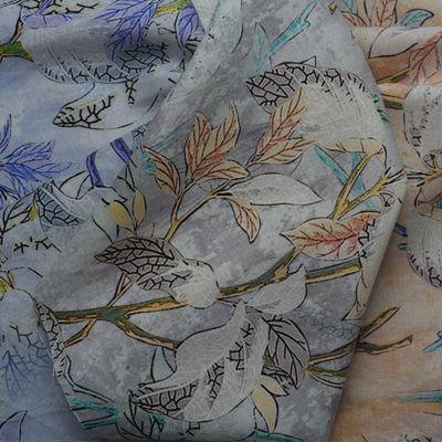 La pianura del tessuto di rayon viscoso di 100 per cento ha stampato 30s*141s tessuto