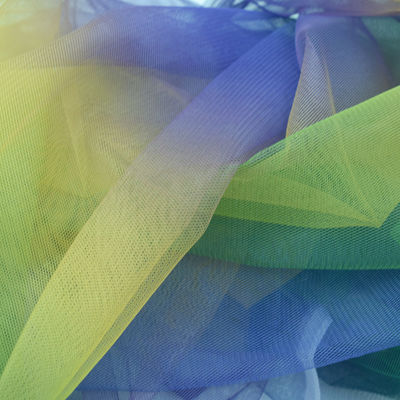 Tessuti molli 100% di PolyesterTextile del tessuto di Tulle di illusione di allungamento
