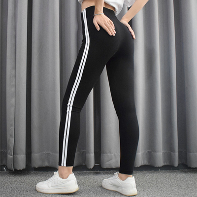 La viscosa di 55% sgranocchia l'yoga della palestra dell'elastam delle ghette 5% di estremità che esegue i pantaloni
