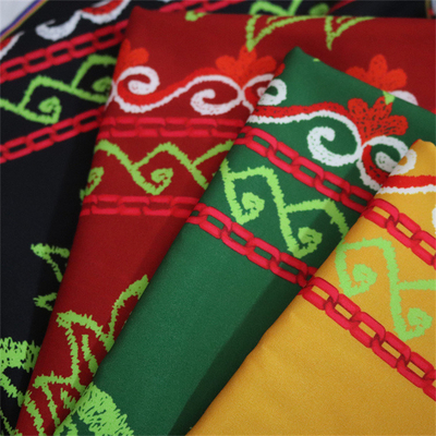 Tessuto floreale 148Cm di vendita della varia di colori 100%Polyester Digital di modo stampa calda del panno per il vestito