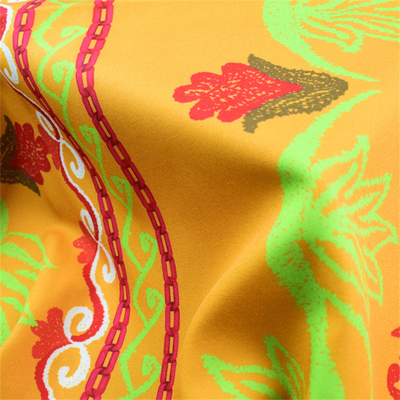 Tessuto floreale 148Cm di vendita della varia di colori 100%Polyester Digital di modo stampa calda del panno per il vestito