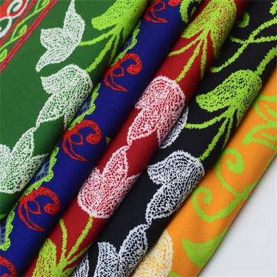 Tessuto floreale 148Cm di vendita della varia di colori 100%Polyester Digital di modo stampa calda del panno per il vestito
