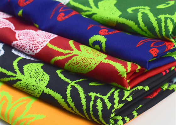 Il grande poliestere del fiore ha stampato il tessuto per gli accessori della decorazione