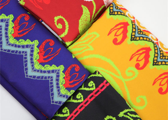 Il grande poliestere del fiore ha stampato il tessuto per gli accessori della decorazione