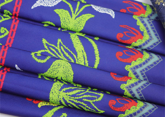 Il grande poliestere del fiore ha stampato il tessuto per gli accessori della decorazione