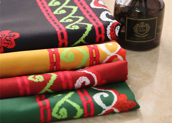 Fiore variopinto giallo rosso blu del tessuto stampato Digital del poliestere per l'indumento