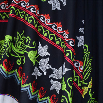 Fiore variopinto giallo rosso blu del tessuto stampato Digital del poliestere per l'indumento